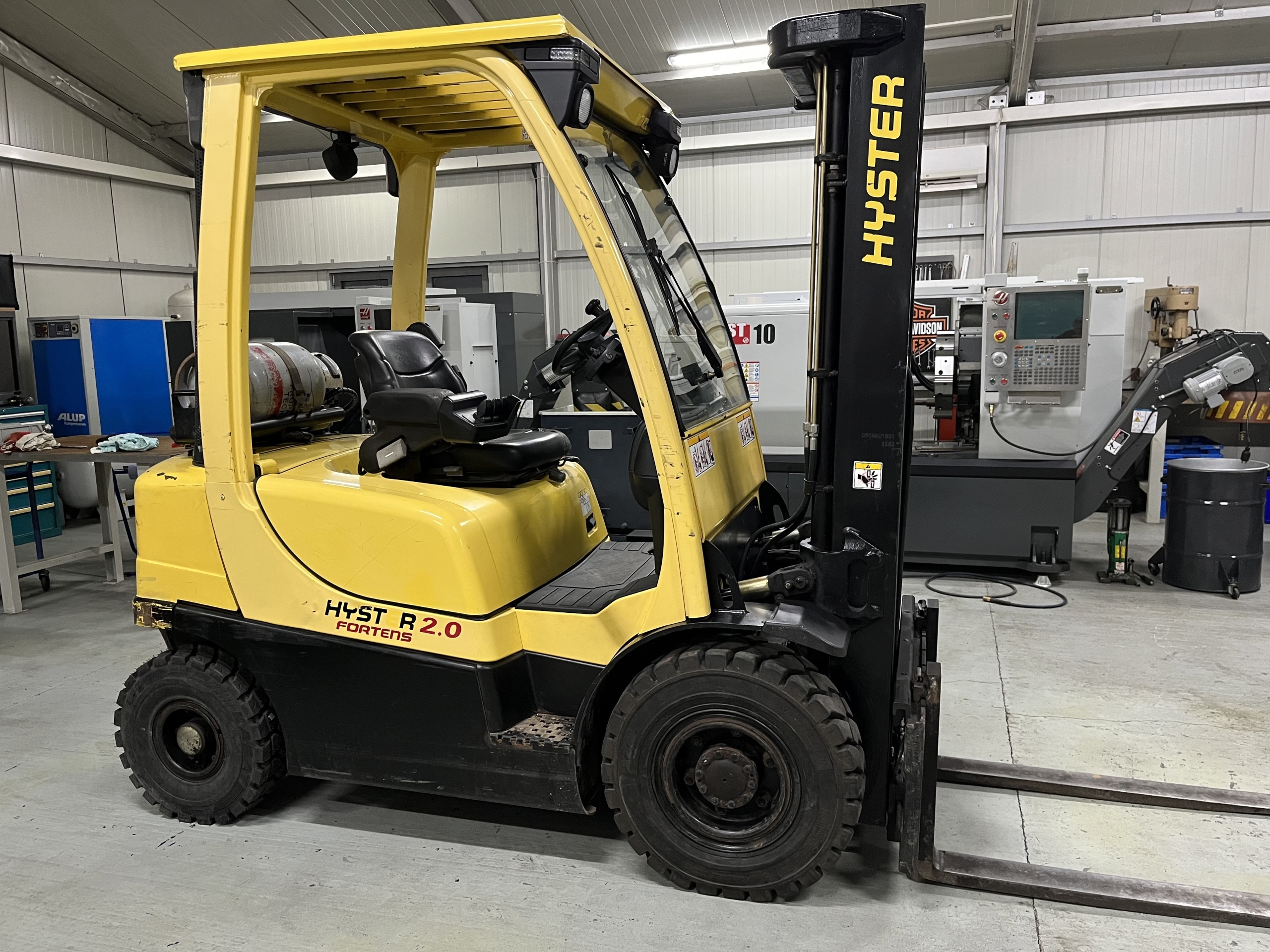 wynajem wozkow widlowych hyster